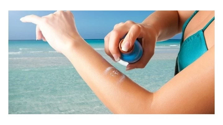 Κάθε πόση ώρα πρέπει να ανανεώνετε το αντηλιακό σας